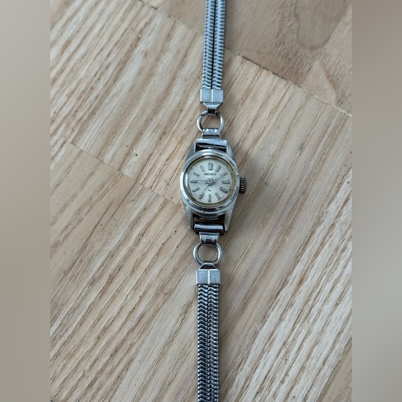 Seiko Rare Vintage Mechanical Ladies Watch Stainless Dial Case Bracelet Works - Picture 5 of 15